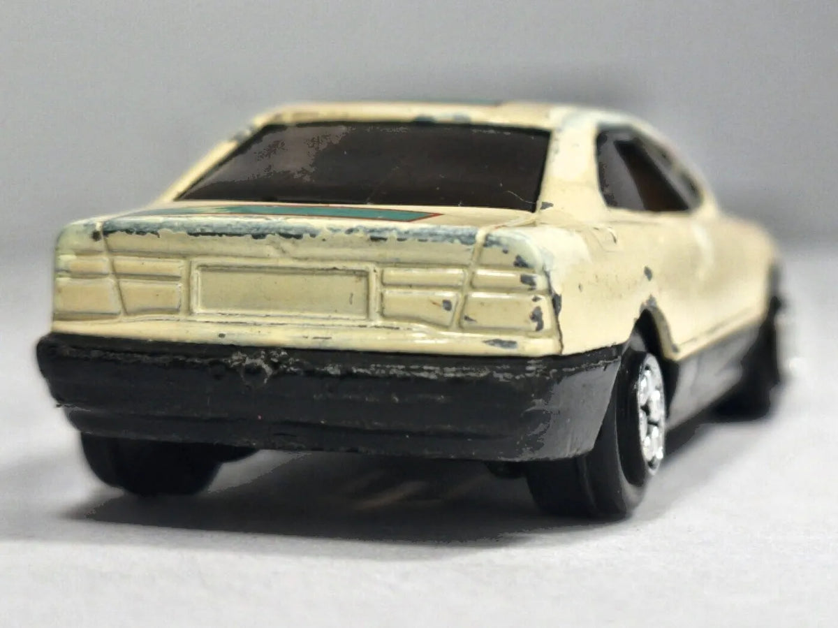 Jak BMW 850i Seria E31, M-Power #4, Die cast NO.804, Kremowy 1:64, Resoraki – zdjęcie 6