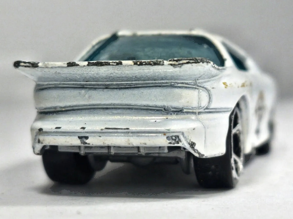 Pontiac Firebird Hot Wheels 1:64 GOLD Luzak Biały – zdjęcie 6