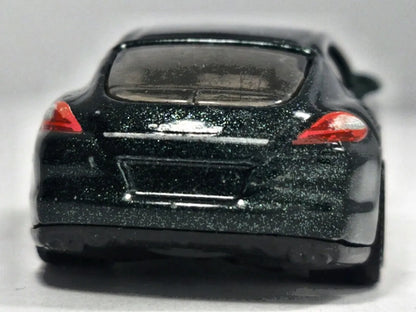 Porsche Panamera Matchbox 2010 1:64 Luzak Zielony – zdjęcie 6