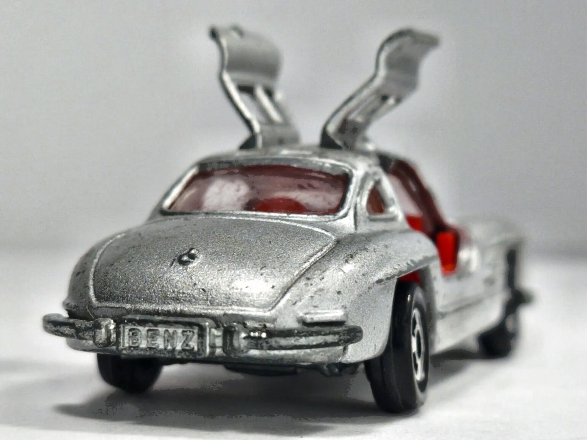 MERCEDES BENZ 300 SL Tomica '70 Srebrny 1:63 Made in Japan – zdjęcie 6