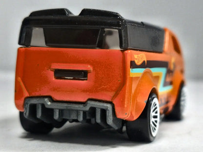 The Vanster HW Getaways Hot Wheels 2013 Pomarańczowy 1:64 – zdjęcie 6