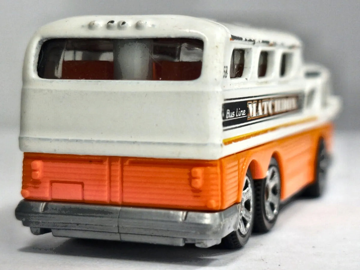 Autobus GMC SCENIC CRUISER Mainline Matchbox 2017 Biały 1:64 – zdjęcie 6