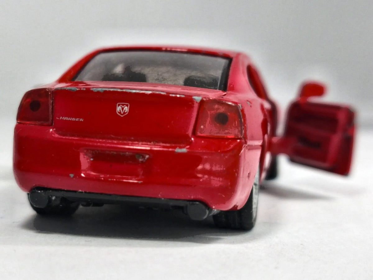 Dodge Charger SIKU 2006 1:64 Luzak Czerwony Muscle Car – zdjęcie 6
