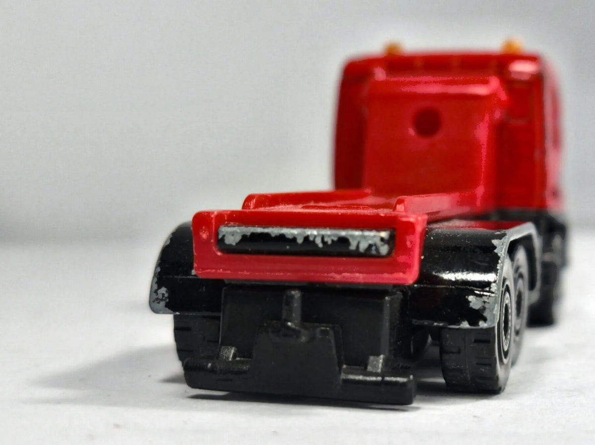 Ciągnik Siodłowy Man Tgs Truck Majorette Czerwony 1:64 – zdjęcie 6