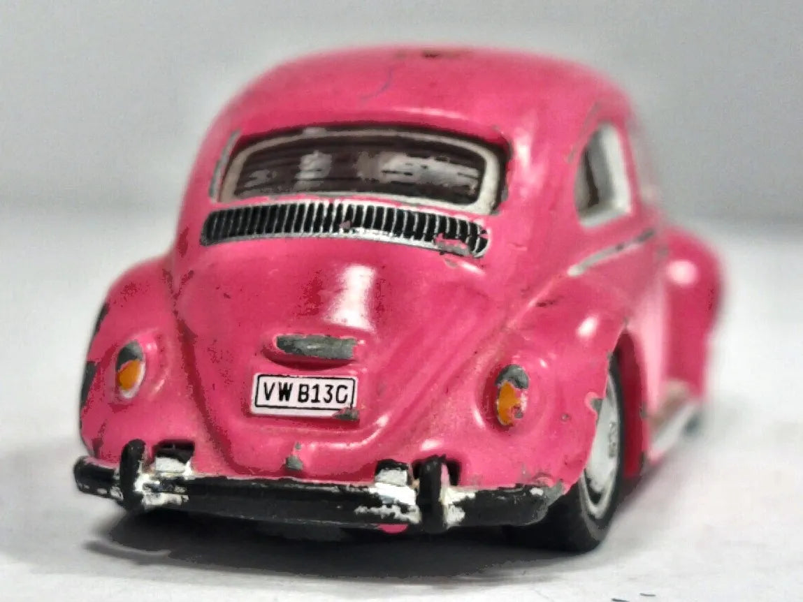 Volkswagen Beetle Schuco Regular Wheels 1:72 Garbus Luzak Różowy – zdjęcie 6