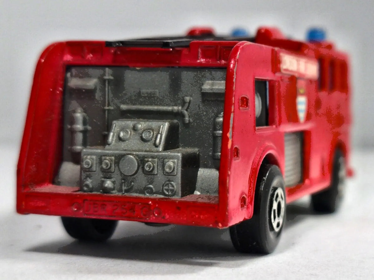 MERRYWEATHER FIRE ENGINE, Matchbox 1969, Die cast 35 Czerwony 1:76 Resoraki – zdjęcie 6
