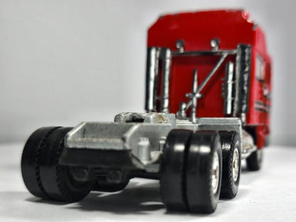 Ciągnik Siodłowy Kenworth K100 Aerodyne Yatming Czerwony 1:64 – zdjęcie 6