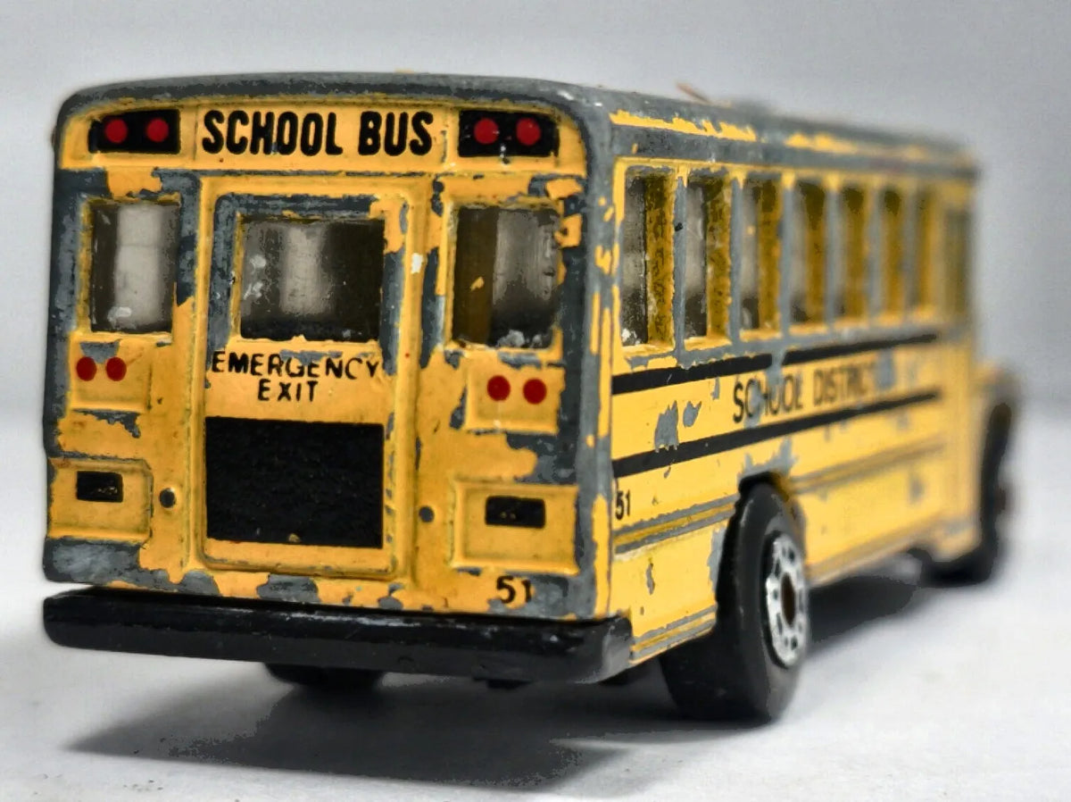 SCHOOL BUS VINTAGE MODEL Matchbox 1985 Żółty 1:95 – zdjęcie 6