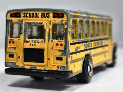 SCHOOL BUS VINTAGE MODEL Matchbox 1985 Żółty 1:95 – zdjęcie 6
