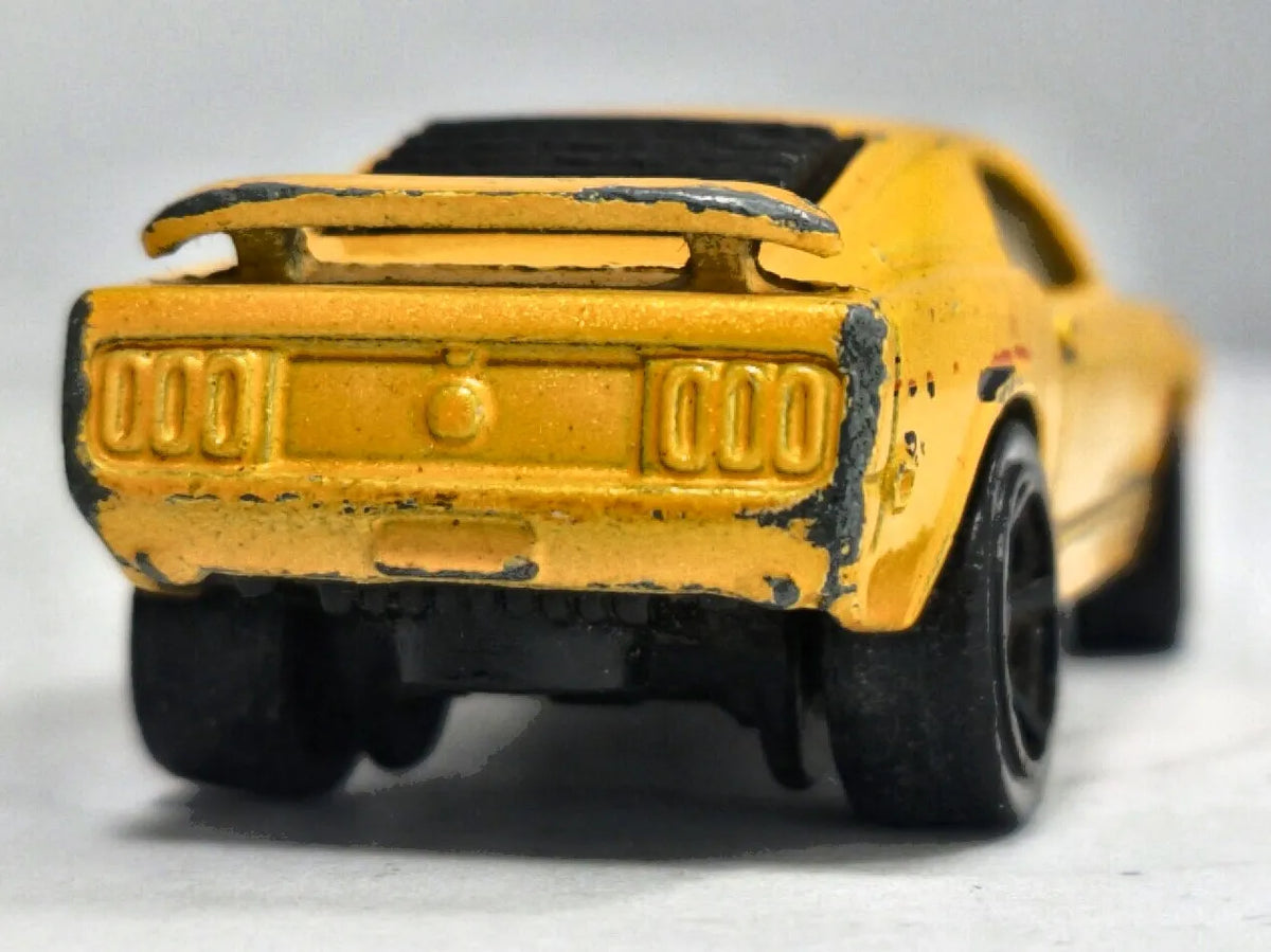 Ford Mustang Mach I Hot Wheels 1997 First Editions 1:64 Luzak Żółty – zdjęcie 6
