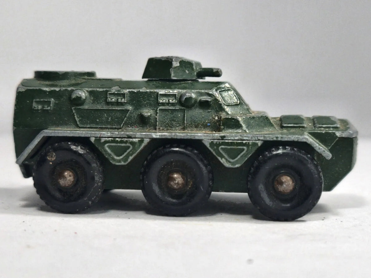 Czołg Saracen Personnel Carrier Matchbox '70 Zielony 1:76 Made in England – zdjęcie 4
