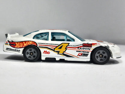 '10 Chevy Impala Hot Wheels 2010 Biały 1:64 – zdjęcie 4