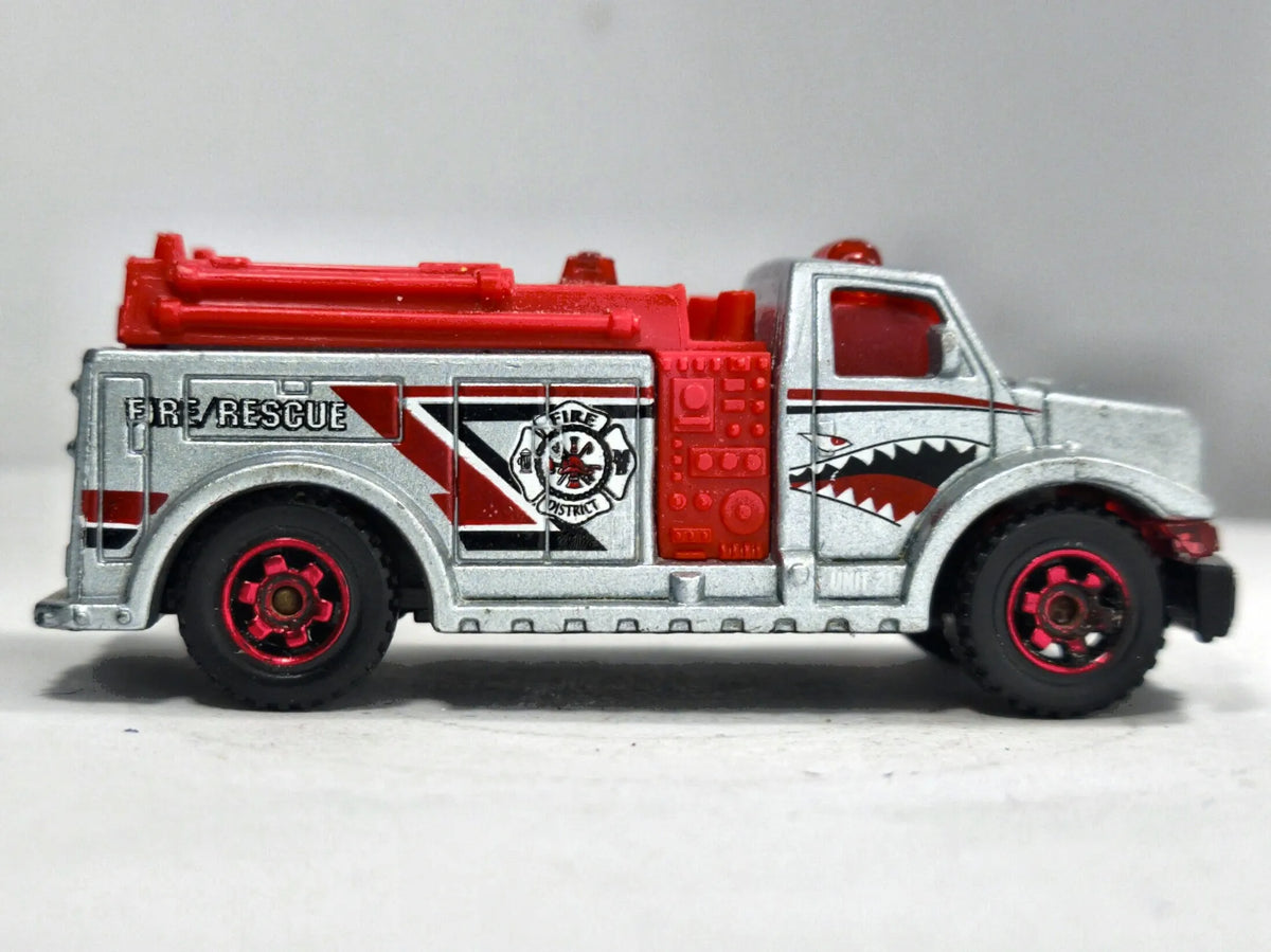 Highway Rescue Fire Truck Matchbox 2002 1:64 Wóz strażacki Straż pożarna – zdjęcie 4