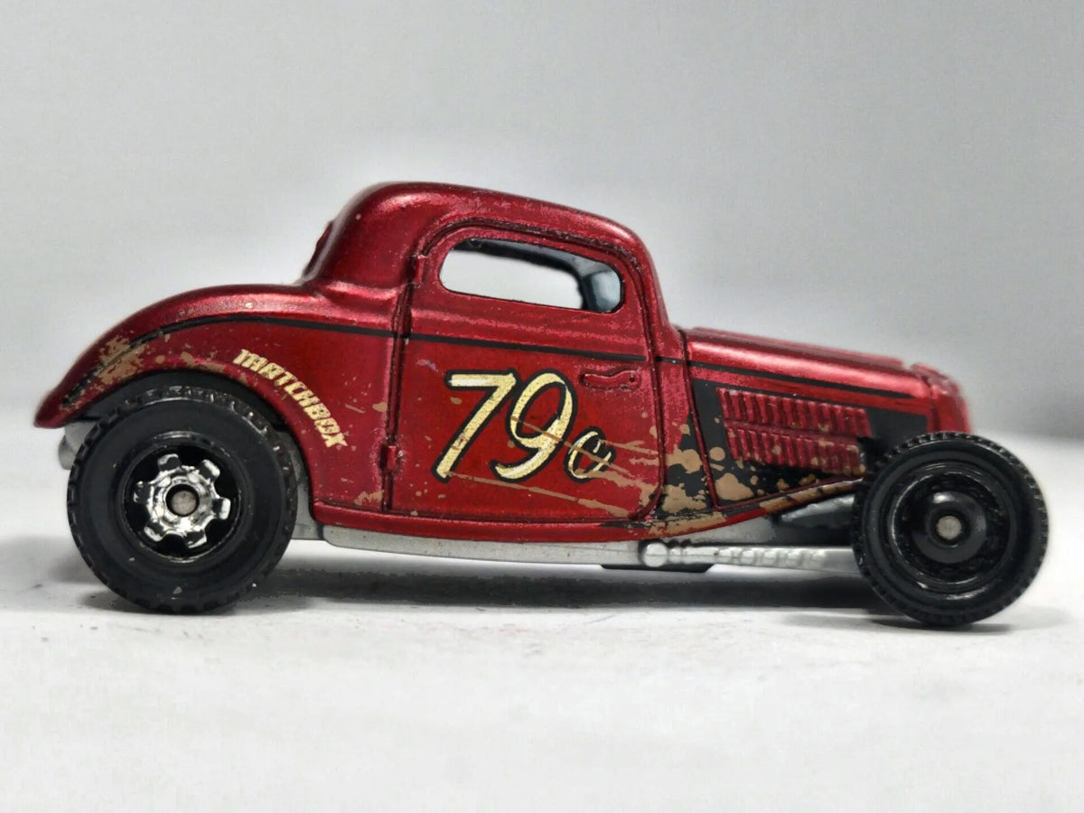 1933 Ford Coupe Matchbox 2017 1:64 Hot Rod 70 Luzak Czerwony – zdjęcie 4