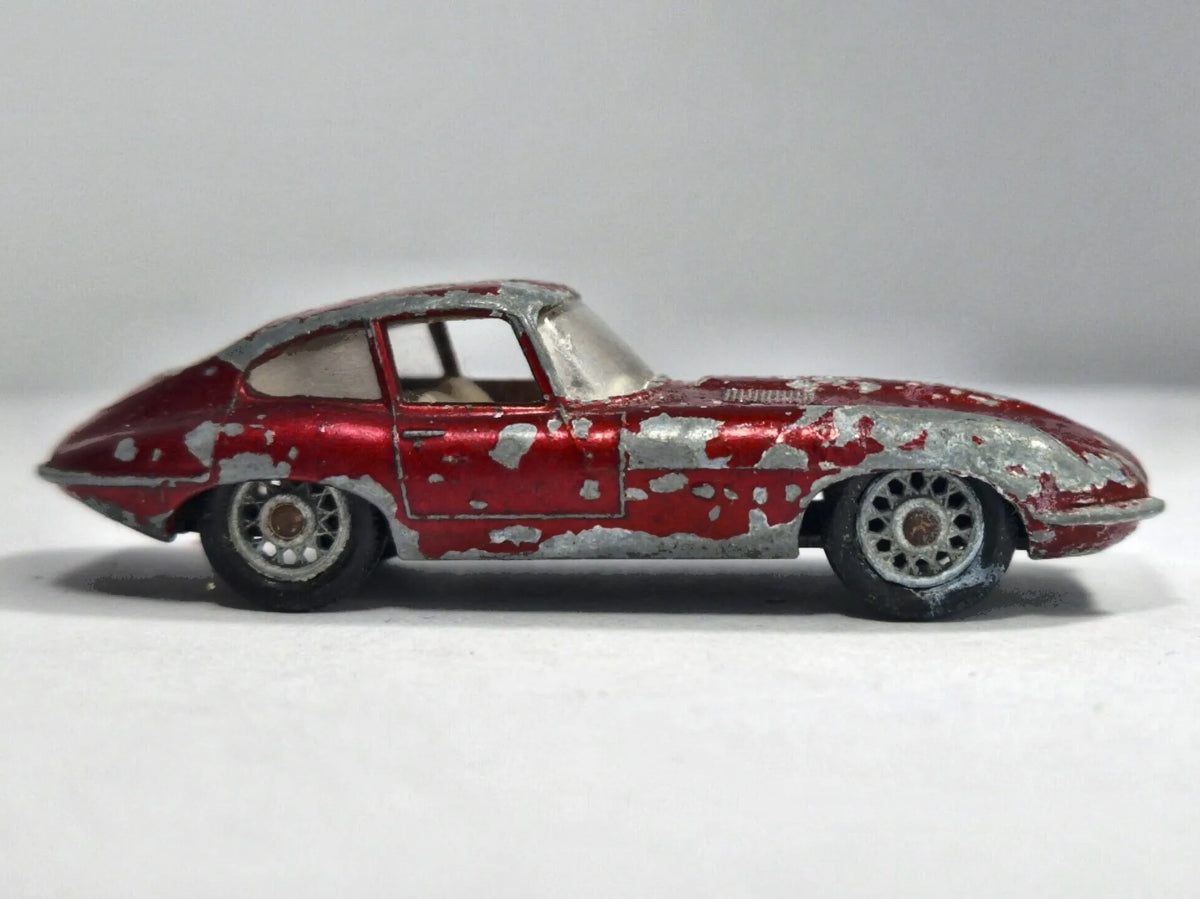 E-TYPE JAGUAR, Matchbox 1962, Made in England, Die cast 32, Czerwony, 1:64 – zdjęcie 4