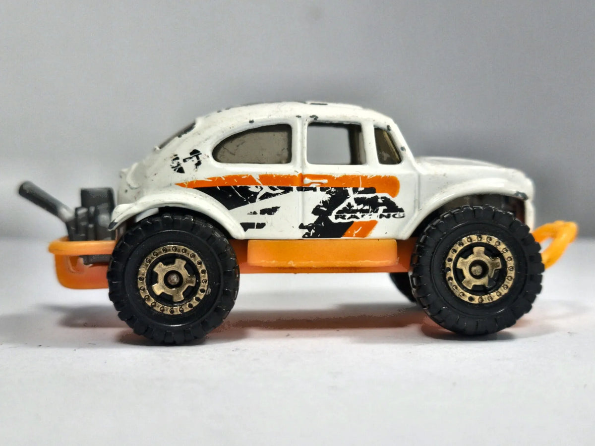 Volkswagen Beetle 4X4 Matchbox 2008 1:64 Samochód terenowy Luzak Biały – zdjęcie 4