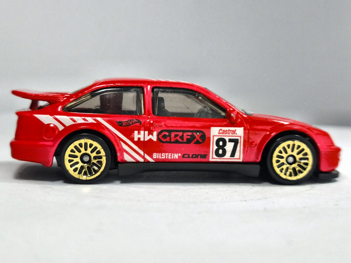 '87 Ford Sierra Cosworth Hot Wheels 2021 HW Turbo 1:64 Castrol Luzak – zdjęcie 4