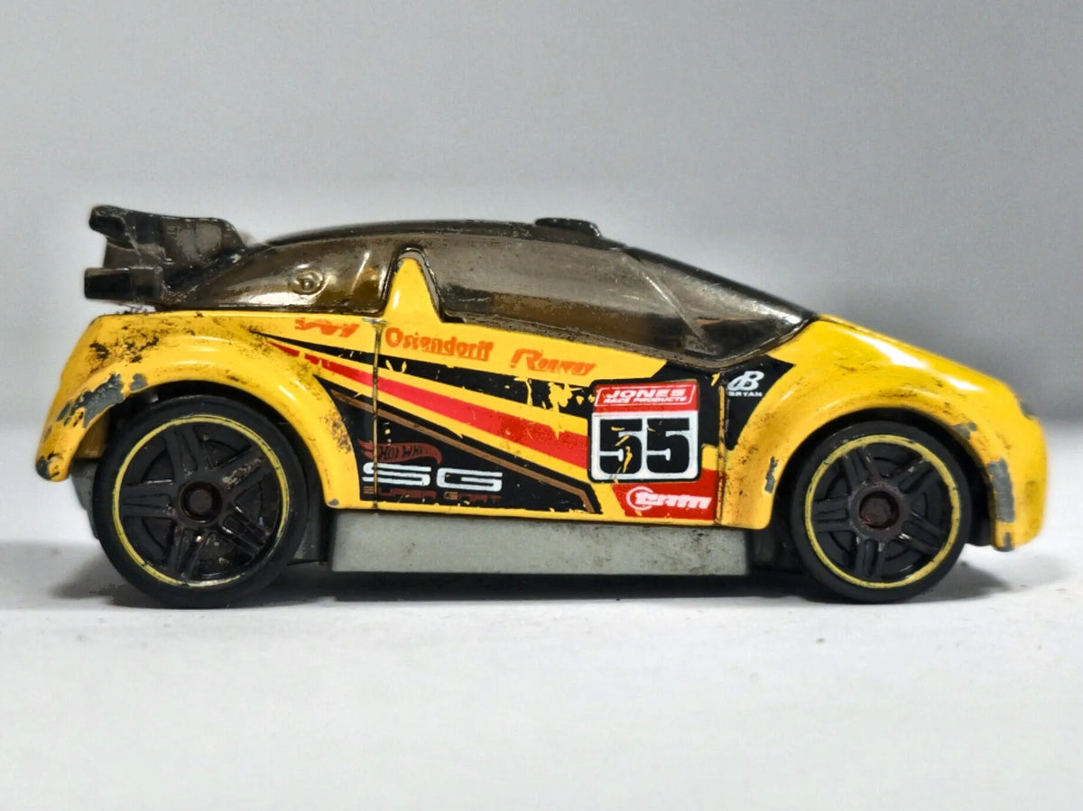 Super Gnat Hot Wheels 2013 1:64 55 Luzak Żółty – zdjęcie 4