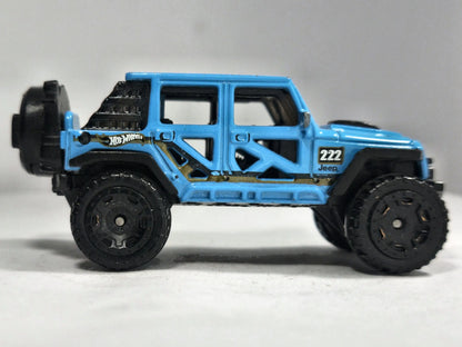 Jeep Wrangler Hot Wheels 2017 Mud Studs 1:64 222 Luzak Niebieski – zdjęcie 4