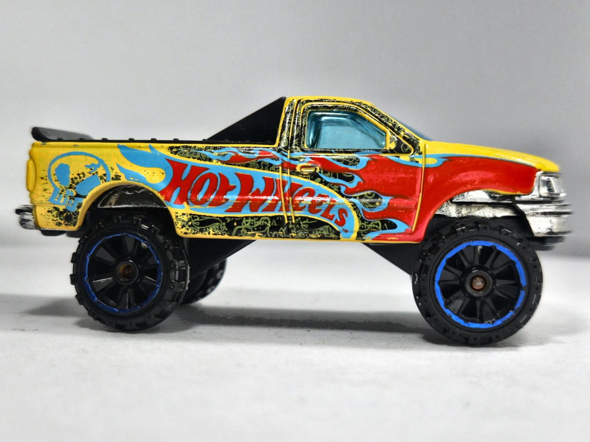 1997 FORD F-150 Hot Wheels Żółty 1:64 – zdjęcie 4
