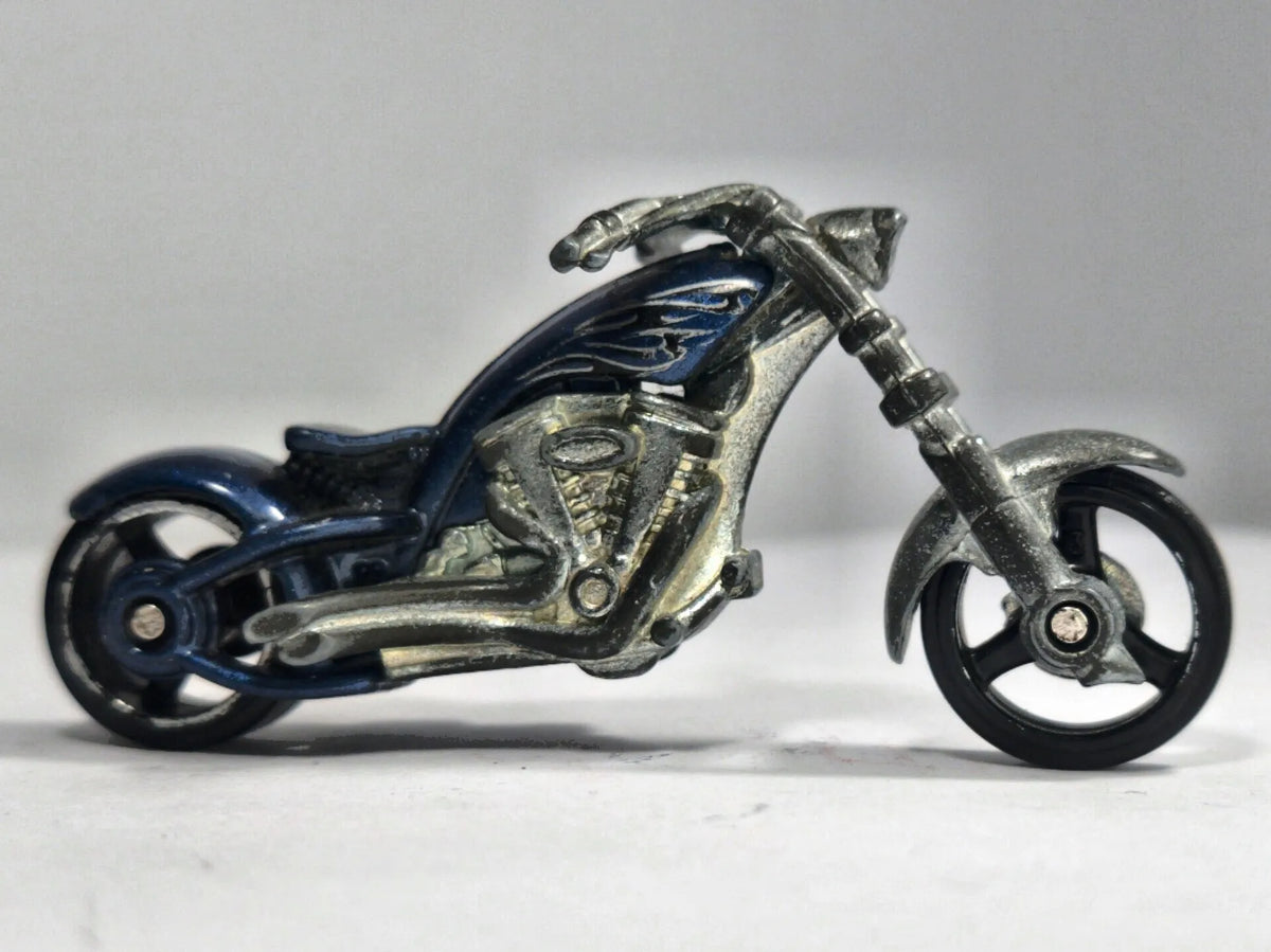 Motocykl Splitback, Hot Wheels 2009, Die cast, Niebieski, 1:64, Resoraki – zdjęcie 4