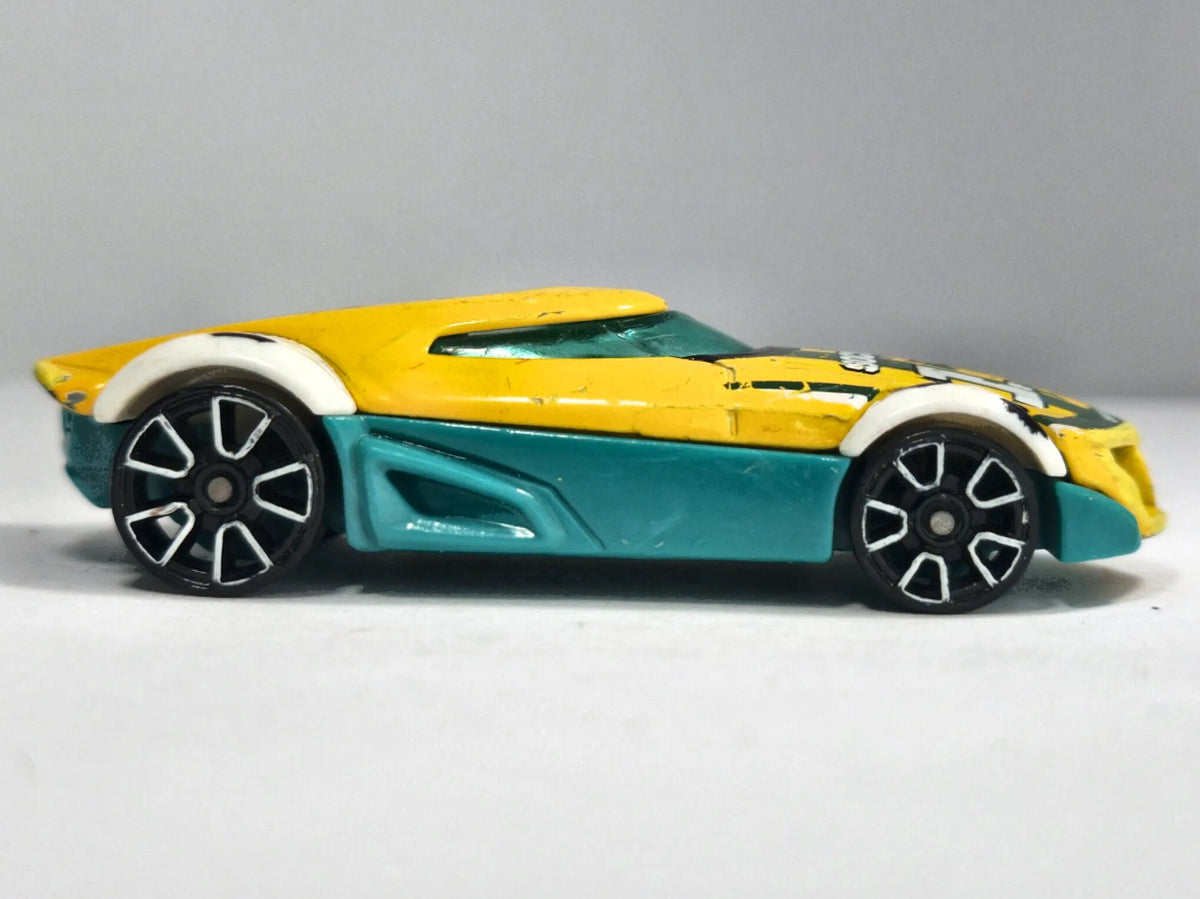 BDD12, MR11 Games HW SPORTS FOOTBALL, SOCCER 11, Hot Wheels 2013 Żółty 1:64 – zdjęcie 4
