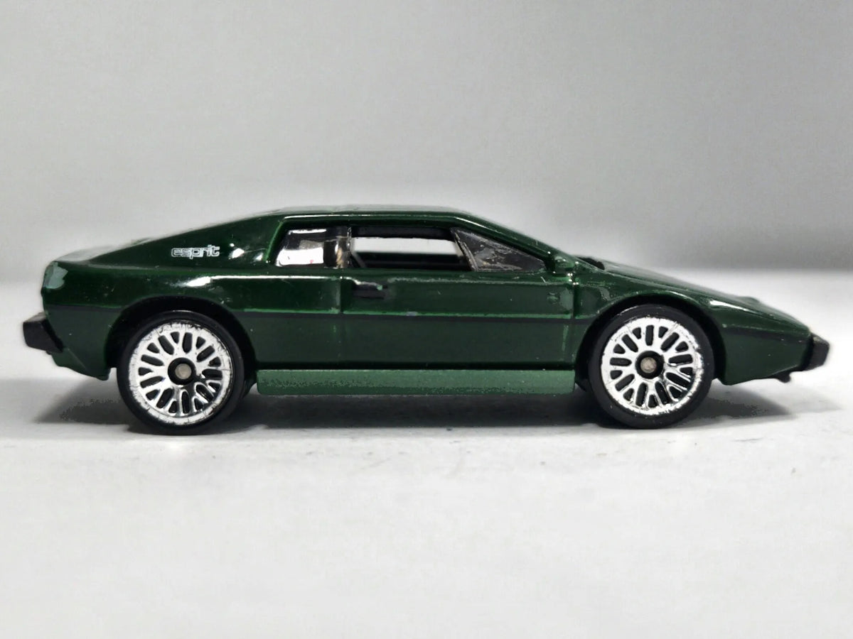 Lotus Esprit S1 Hot Wheels 2014 1:64 Luzak Zielony – zdjęcie 4