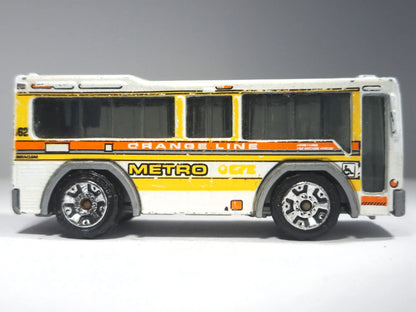 CITY BUS Matchbox 2004 Biały 1:120 – zdjęcie 4