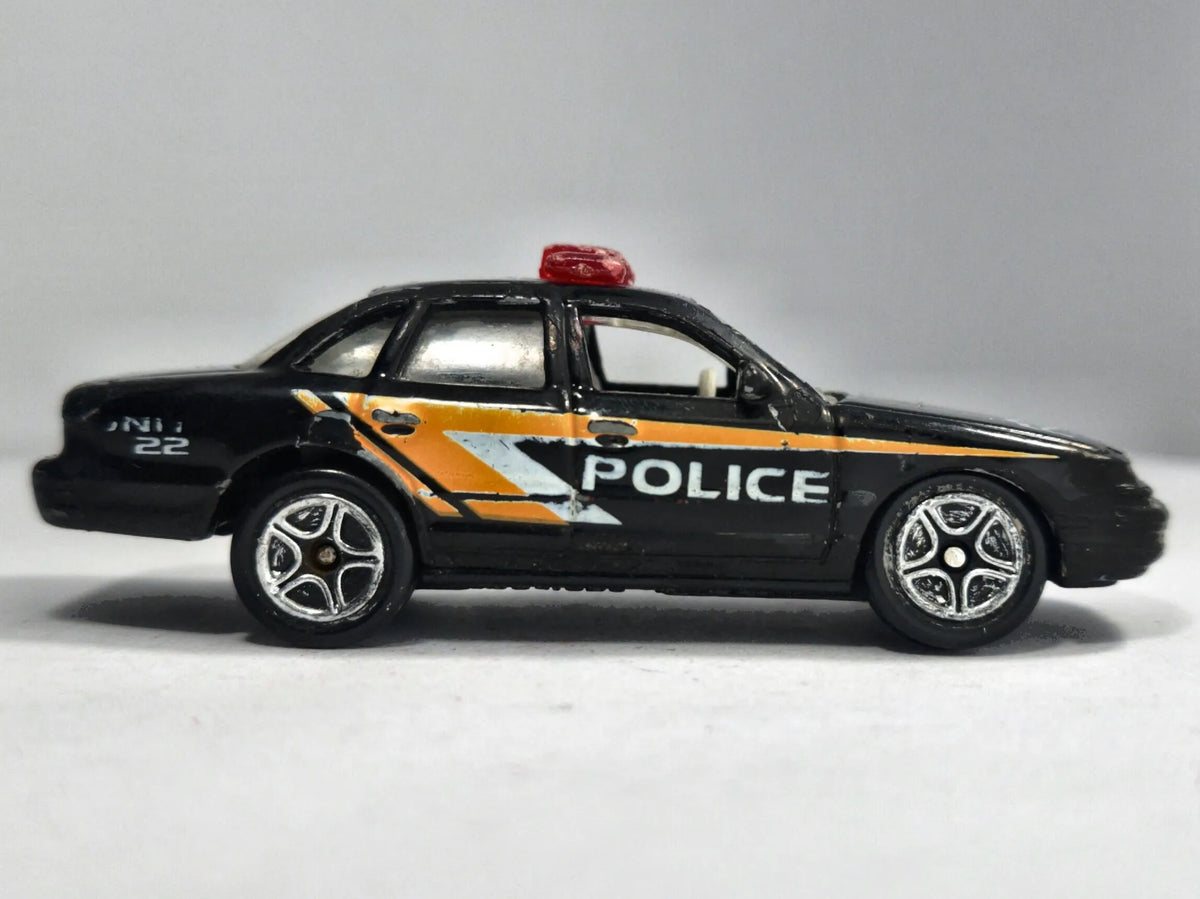 FORD CROWN VICTORIA POLICE, D-22, Matchbox 1996, Vintage Model, Czarny 1:64 – zdjęcie 4