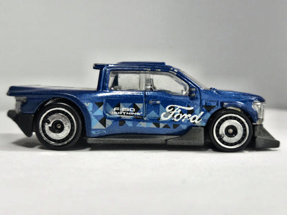 FORD F-150 LIGHTNING CUSTOM MODEL Hot Wheels 2023 Niebieski 1:58 – zdjęcie 4