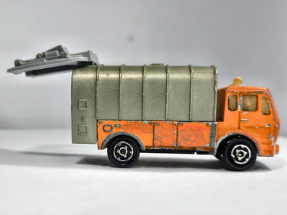Ciężarówka Mercedes Majorette '80 Pomarańczowy 1:100 Made in France – zdjęcie 4