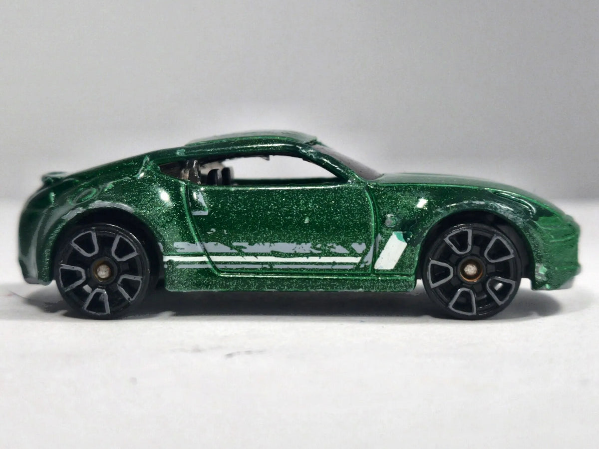 Nissan 370Z Hot Wheels 2009 Zielony 1:57 – zdjęcie 4
