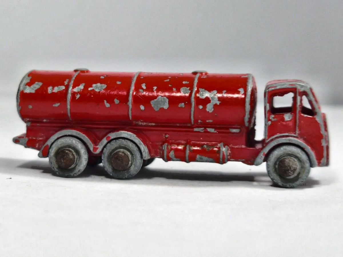 Ciężarówka Cysterna Matchbox '40 Czerwony 1:87 Made in England – zdjęcie 4