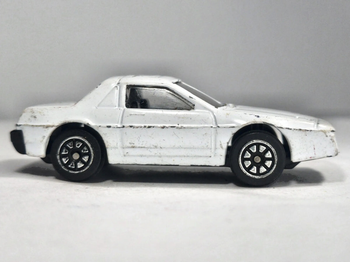 Pontiac Fiero Vintage Welly Biały 1:64 – zdjęcie 4
