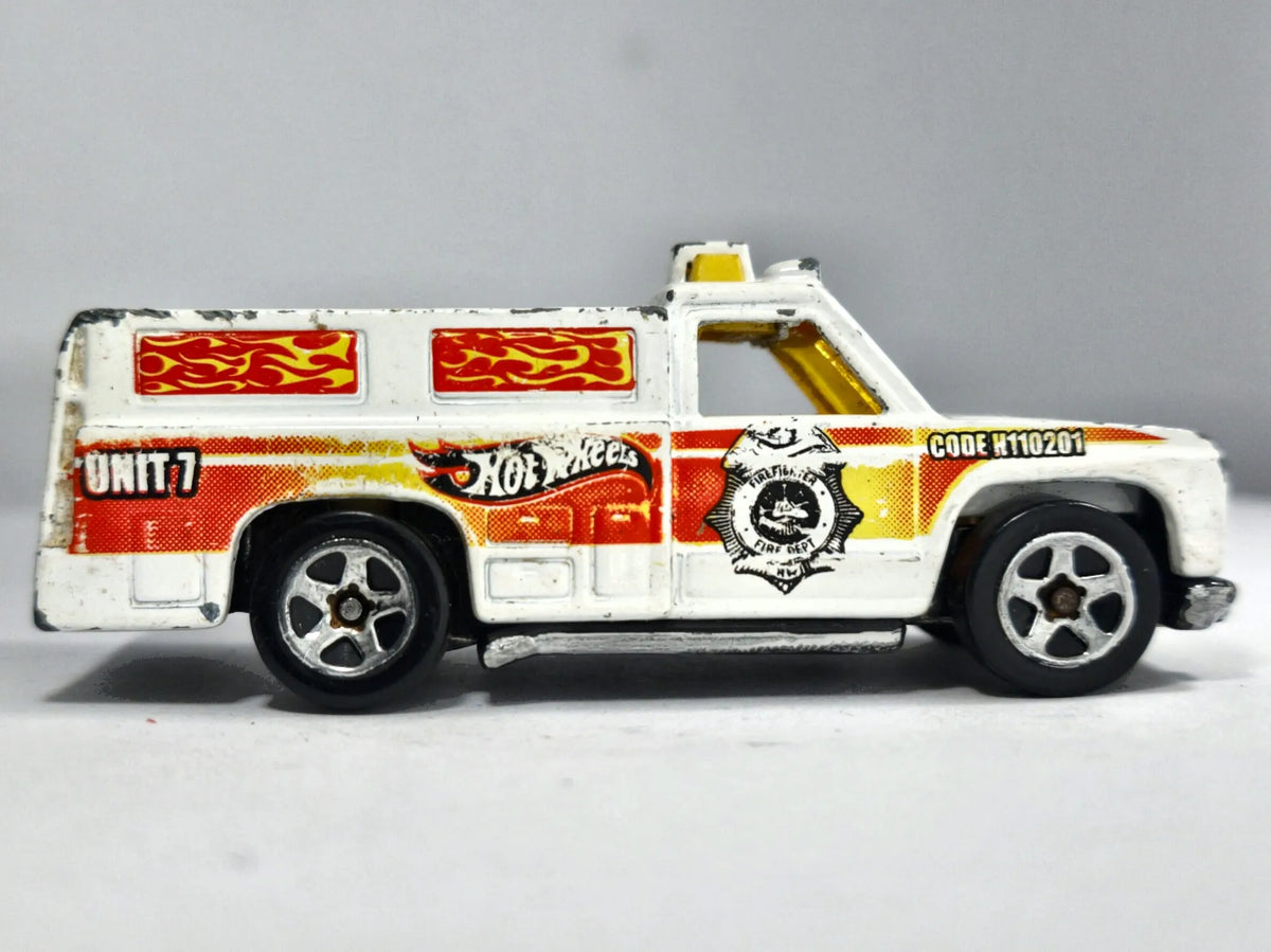 Heat Fleet Hot Wheels 1986 1:64 Pickup FIRE DEPT Luzak Biały Straż pożarna – zdjęcie 4
