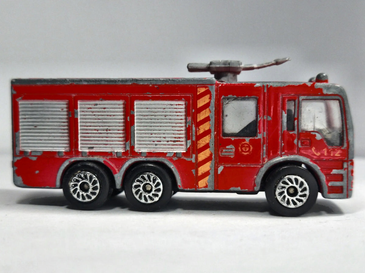 WÓZ STRAŻACKI #112, Straż pożarna, Die cast M2, Czerwony, 1:87, Resoraki – zdjęcie 4