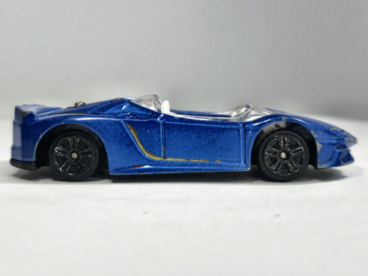 JAK LAMBORGHINI AVENTADOR J CABRIO Niebieski 1:64 – zdjęcie 4