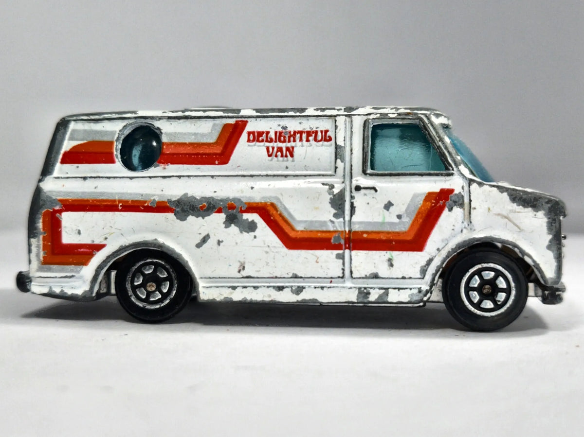DELIGHTFUL SUPER VAN Yatming Biały 1:60 – zdjęcie 4