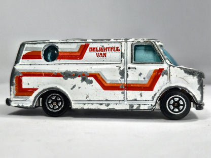 DELIGHTFUL SUPER VAN Yatming Biały 1:60 – zdjęcie 4