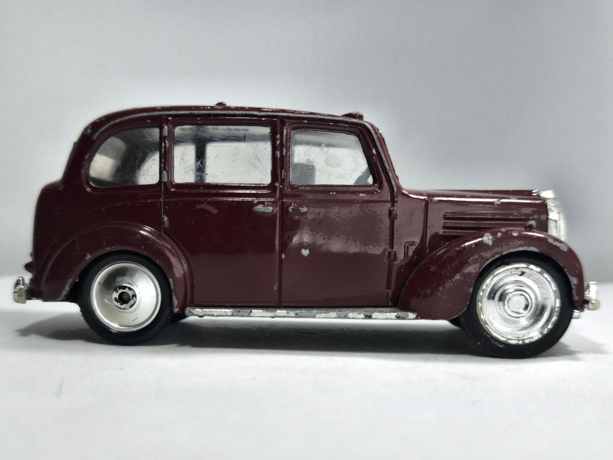 FX3 LONDON TAXI Ertl '80 Bordowy 1:32 – zdjęcie 4