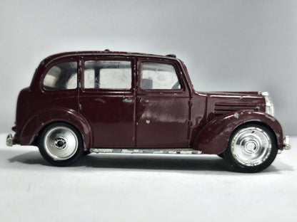 FX3 LONDON TAXI Ertl '80 Bordowy 1:32 – zdjęcie 4