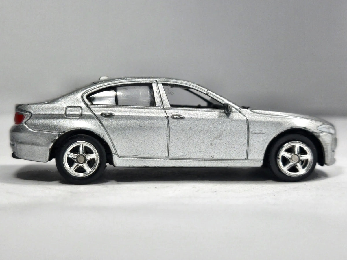 BMW 535I Welly 1:64 Luzak Srebrny – zdjęcie 4