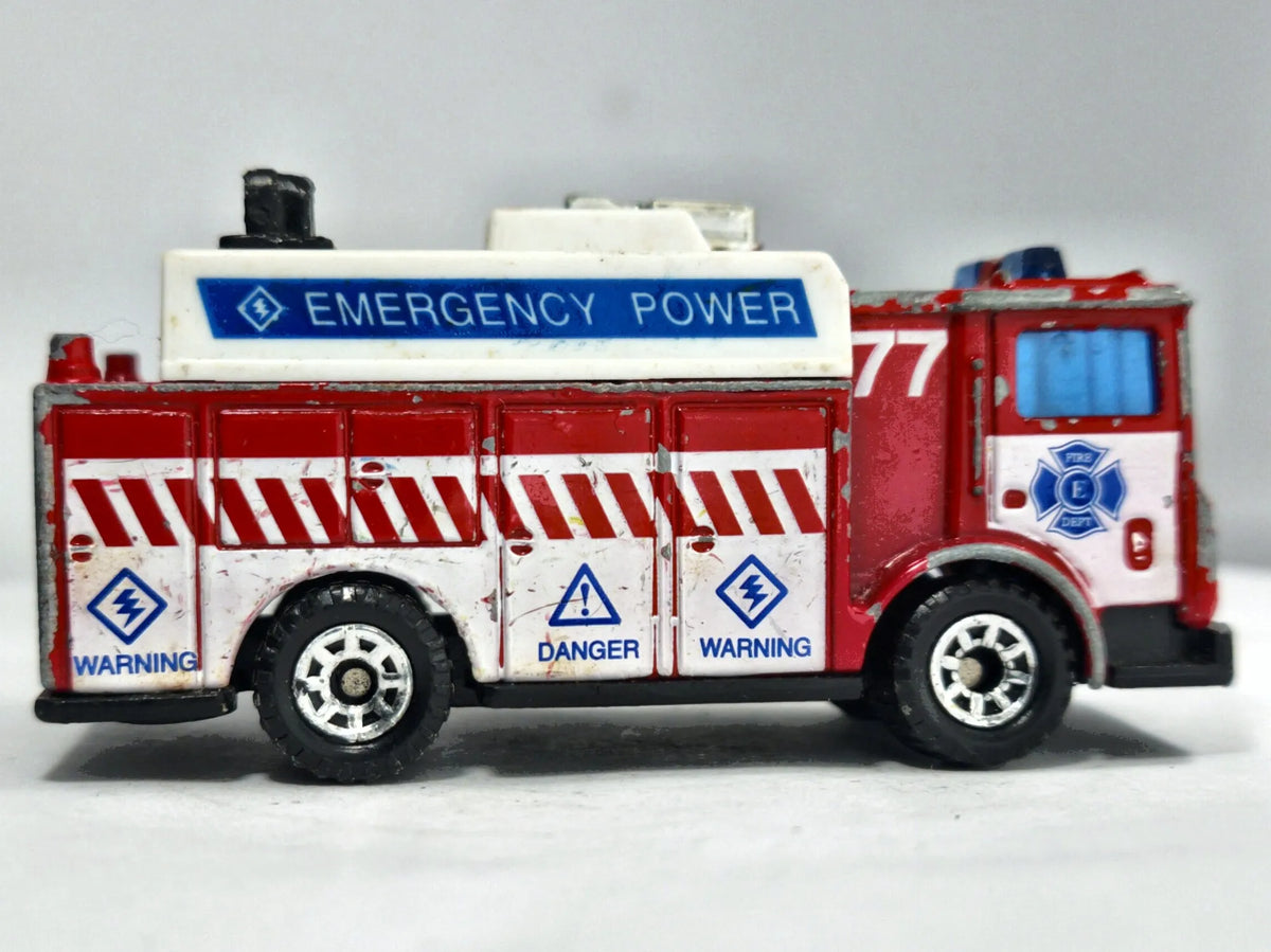 Mack Auxiliary Power Matchbox 1984 Matchbox Series 1:64 Luzak Straż pożarna – zdjęcie 4
