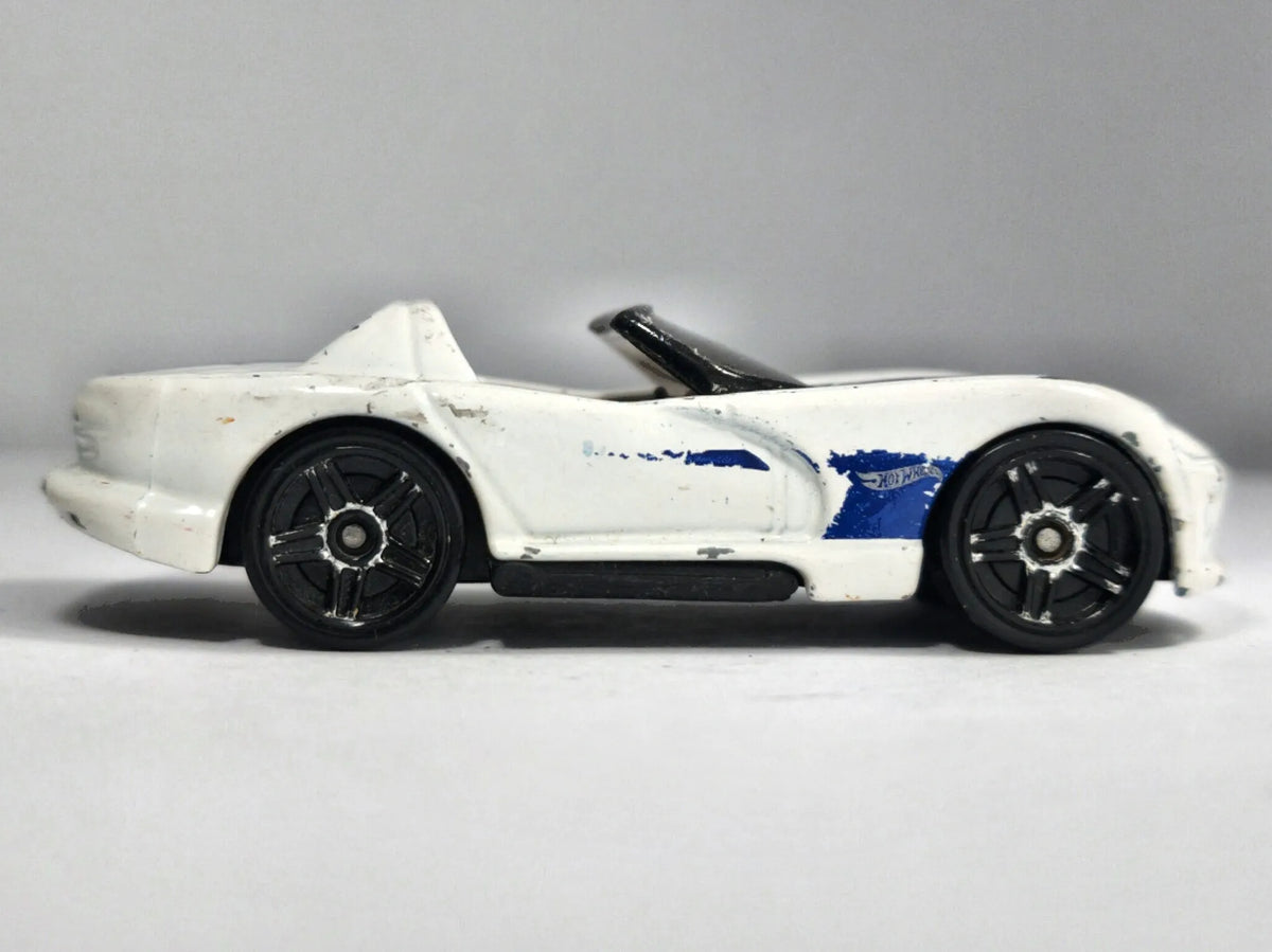 Dodge Viper Hot Wheels 2016 Mainline 1:64 Luzak Biały – zdjęcie 4