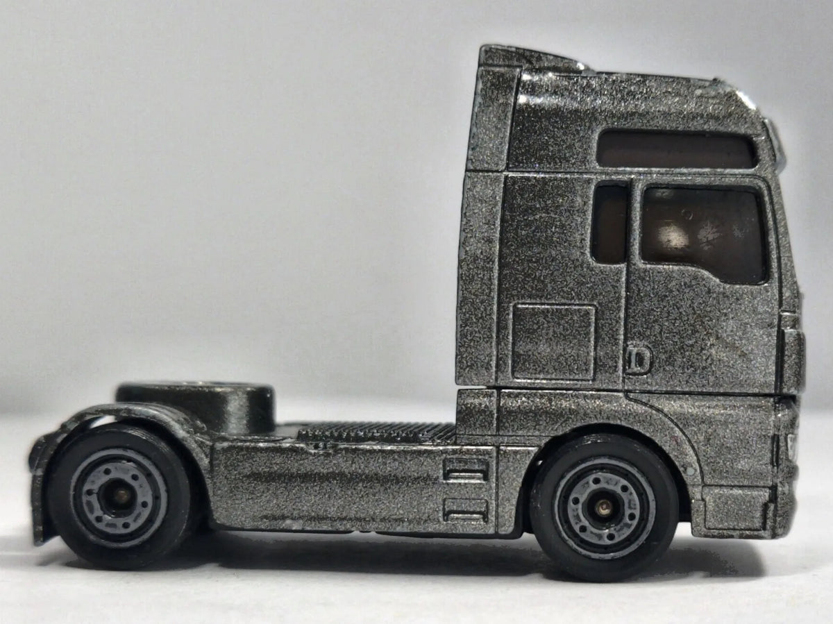 Ciężarówka Man Tgx Majorette Grafitowy 1:100 – zdjęcie 4