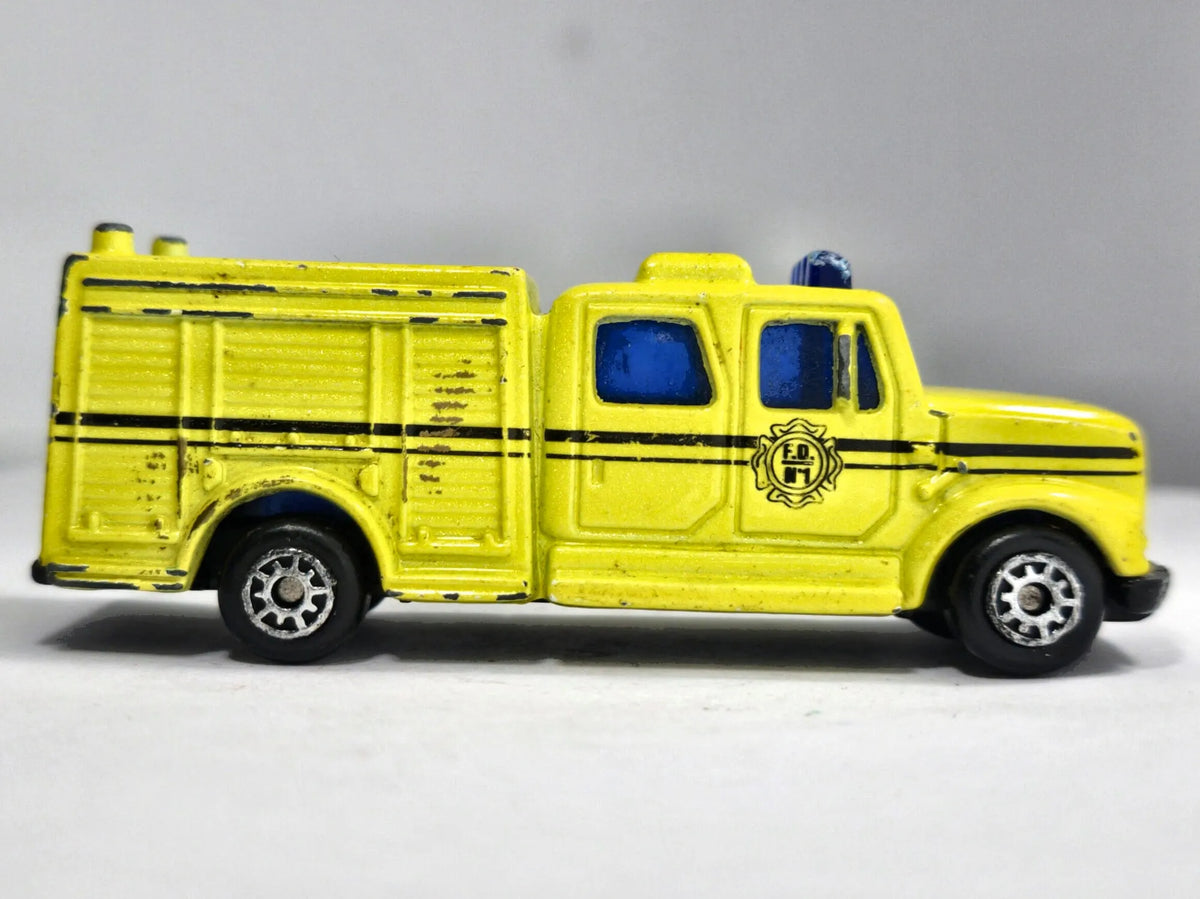 Straż pożarna Amerykański Wóz Ratowniczo-Gaśniczy Typu Rescue Maisto 1:87 – zdjęcie 4