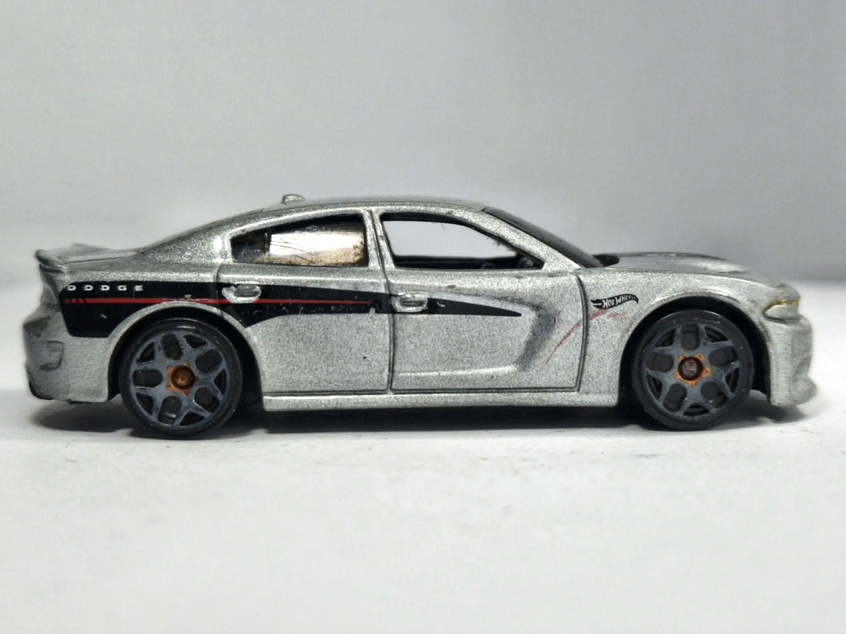 Dodge Charger SRT Hot Wheels 2015 Nightburnerz 1:64 Luzak Muscle Car – zdjęcie 4