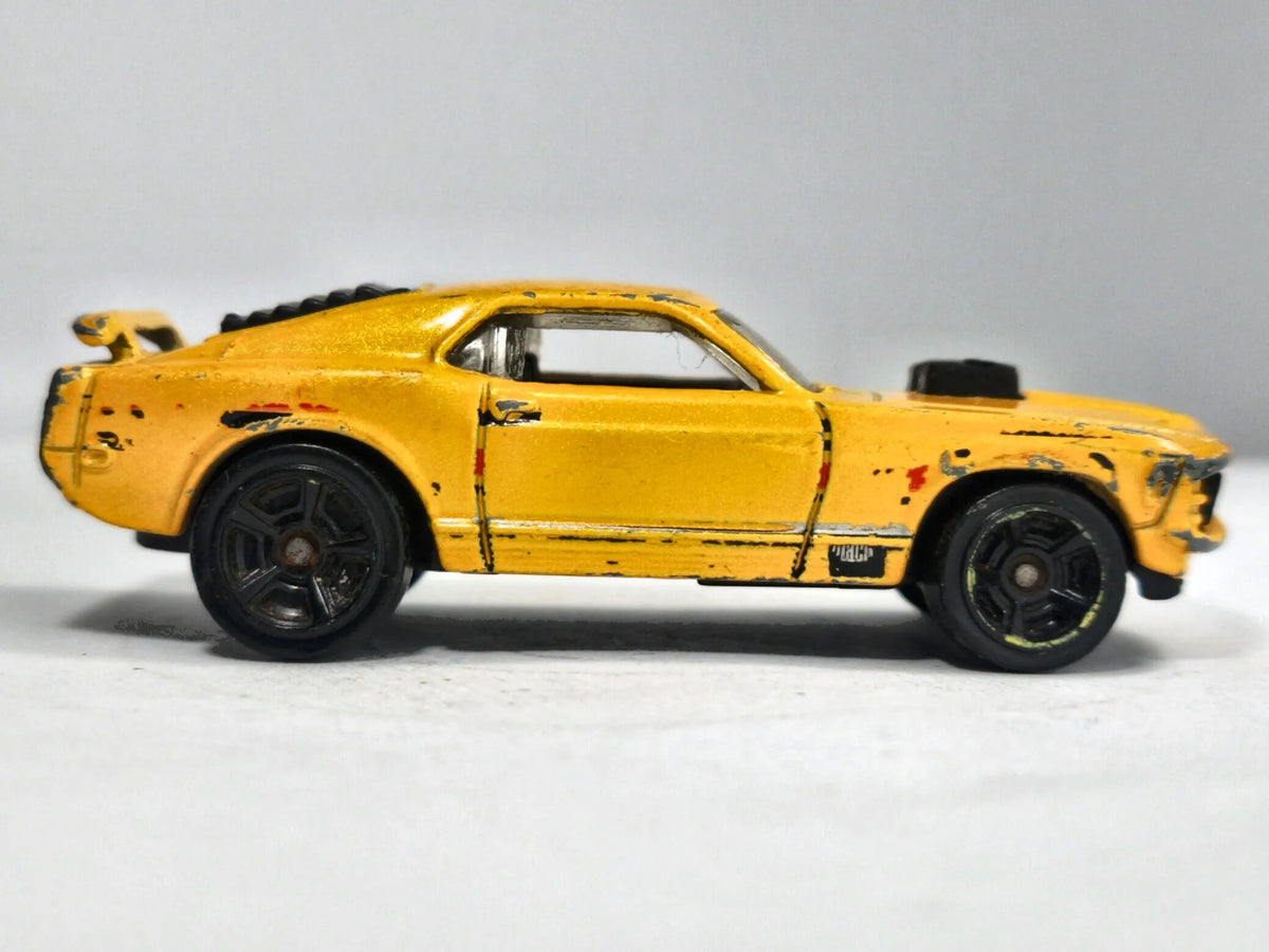 Ford Mustang Mach I Hot Wheels 1997 First Editions 1:64 Luzak Żółty – zdjęcie 4