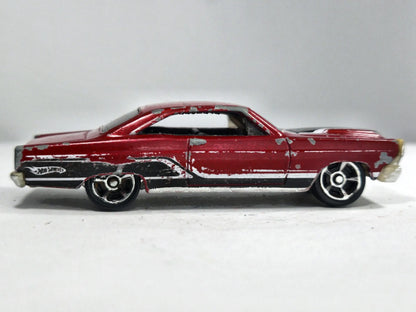 1966 Ford Fairlane GT Hot Wheels 1:64 Luzak Bordowy Muscle Car – zdjęcie 4