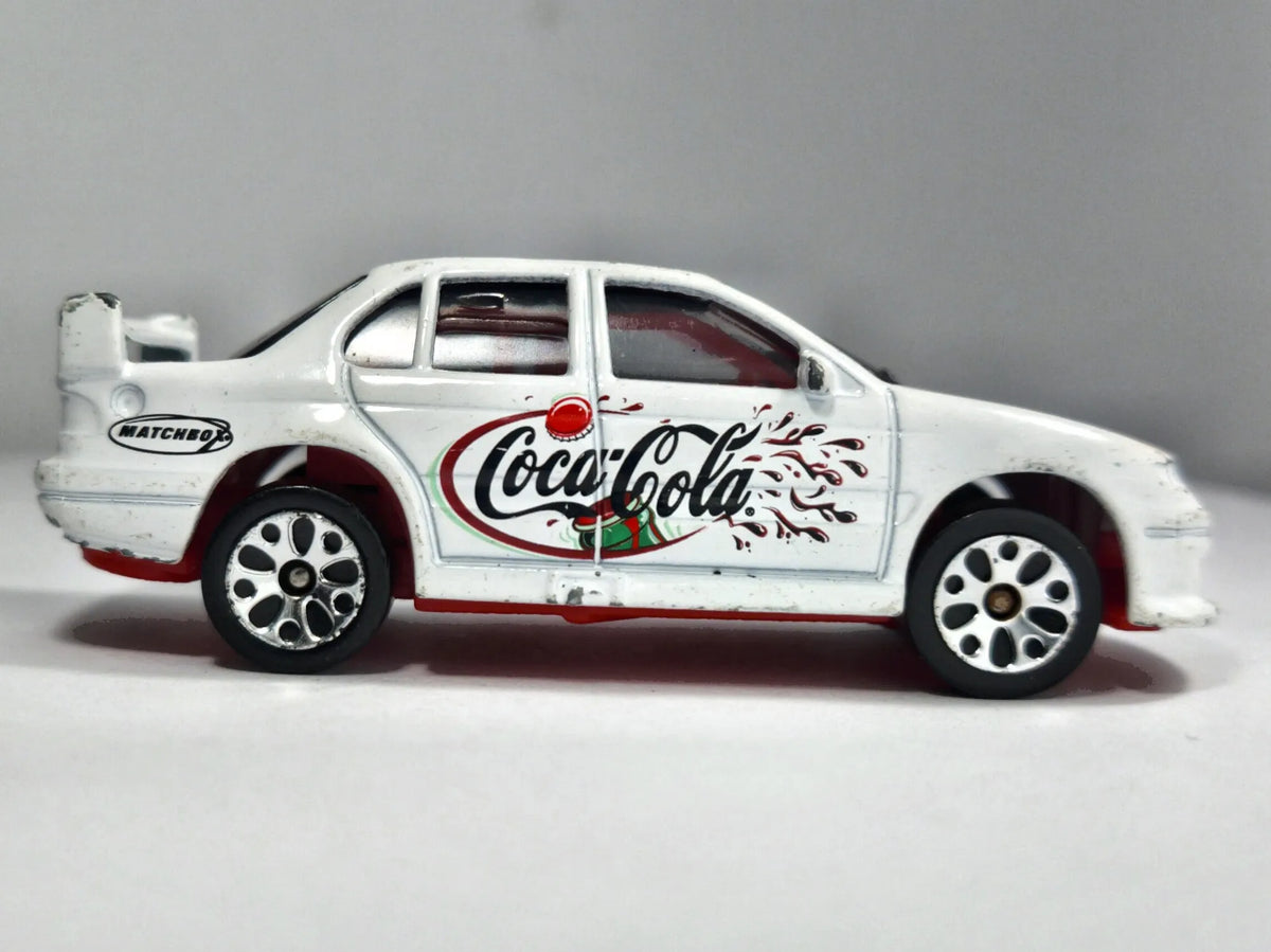 Ford Falcon Matchbox 1986 1:64 Coca-Cola Luzak Biały – zdjęcie 4